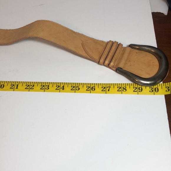 Details Leather Belt with Peg and Loop Closure - Picture 8 of 11